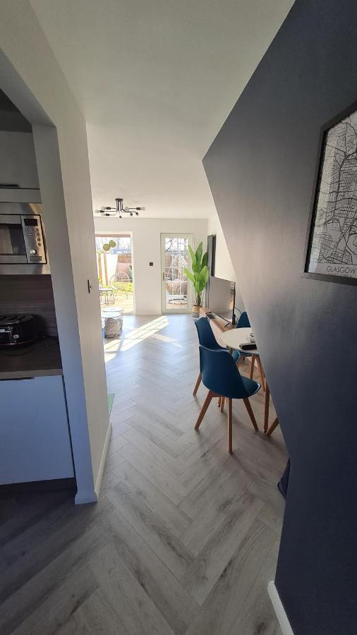 Beautiful 2Bed House With Garden, Walking Distance To Town - Free Parking Apartman Glasgow Kültér fotó